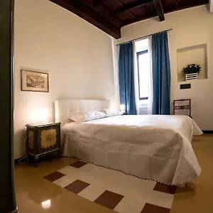  Couette-café Campo Marzio Charming